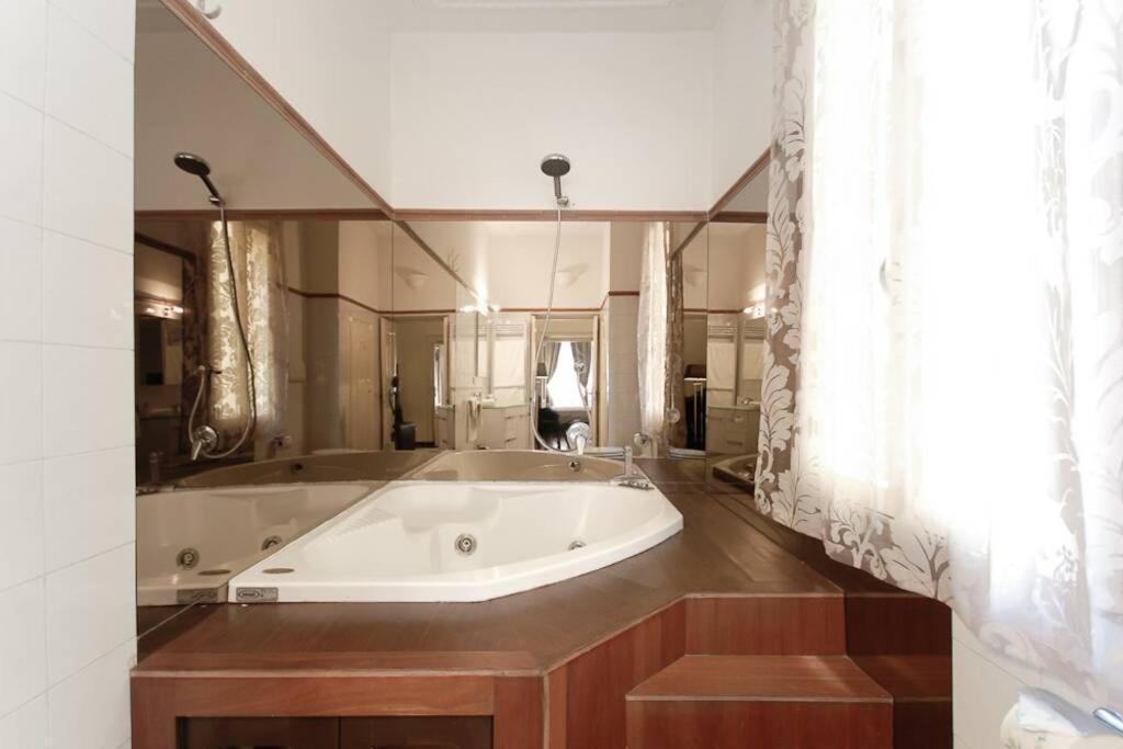 Banchi - Classic Apartment Between Navona And Campo Dei Fiori Рим Екстериор снимка